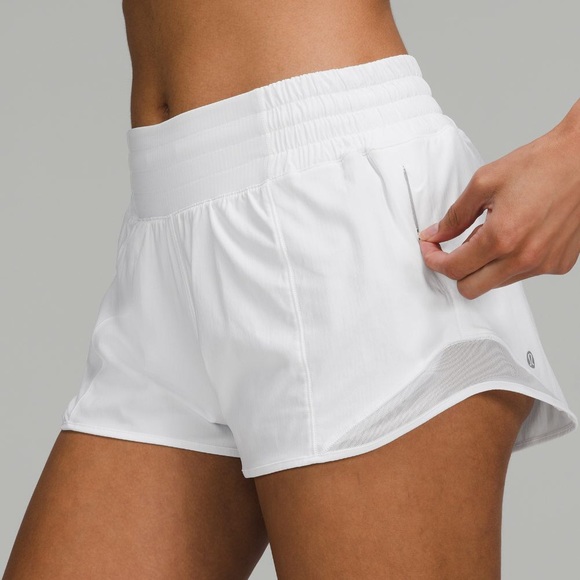 lululemon athletica Pants - White Lululemon Hotty Hot Short 2.5” Lined Shorts , Size 6, High Waisted